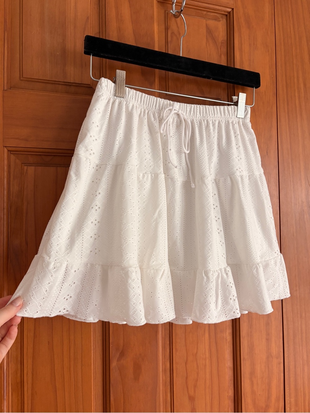 White Pointelle Skirt With Ruffle Hem Size 6 Medium